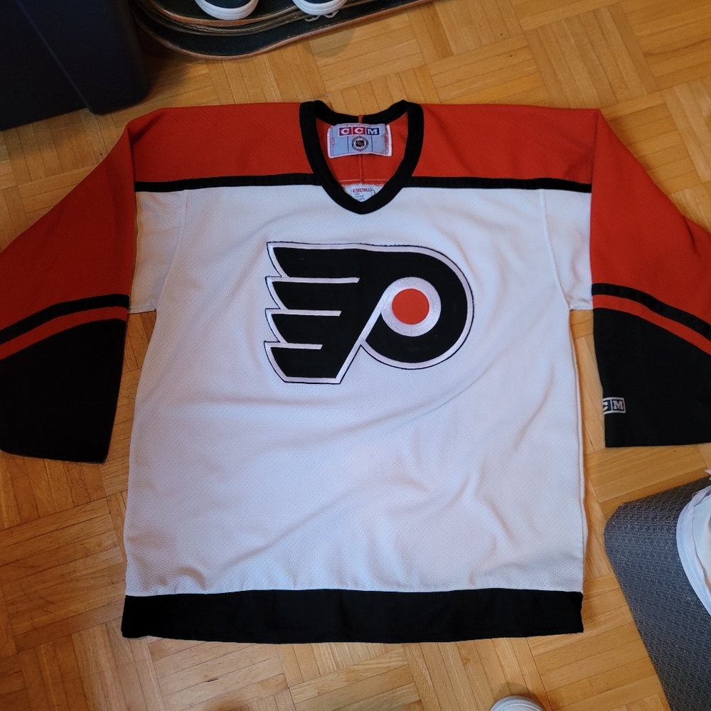 Flyers ccm jersey size Large